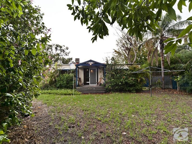 62 Schruth Street, Kelmscott WA 6111