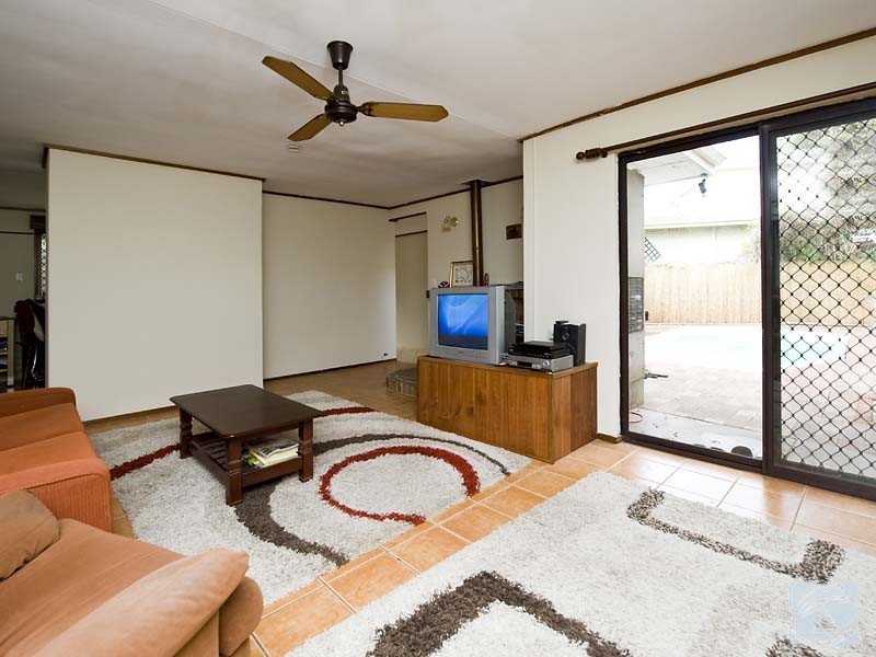 12 Shaw Place, Mount Nasura WA 6112