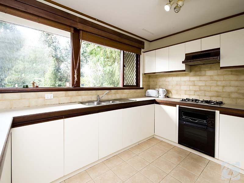 12 Shaw Place, Mount Nasura WA 6112