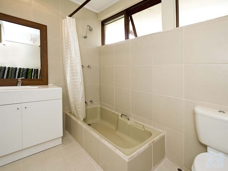 12 Shaw Place, Mount Nasura WA 6112