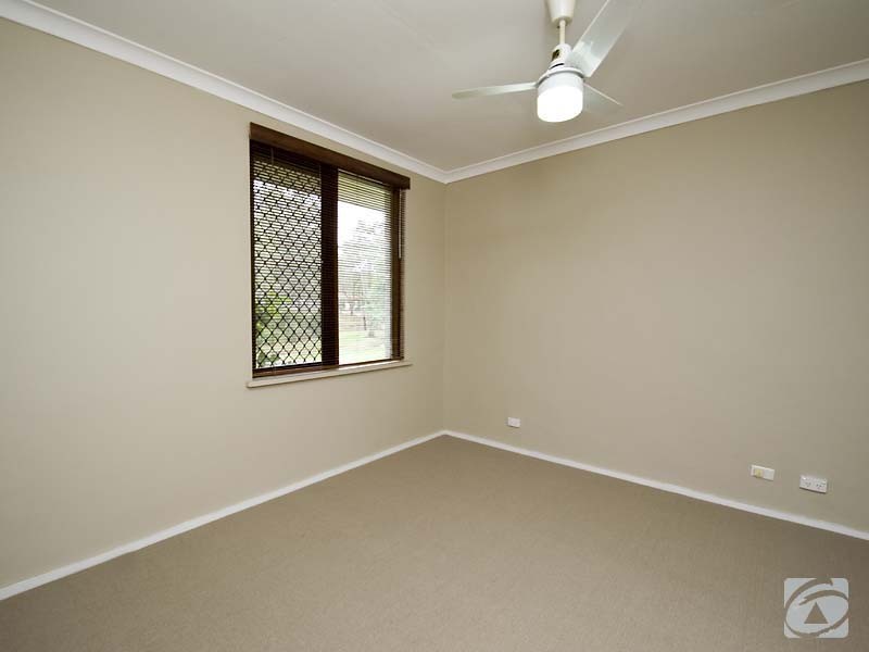 12 Shaw Place, Mount Nasura WA 6112