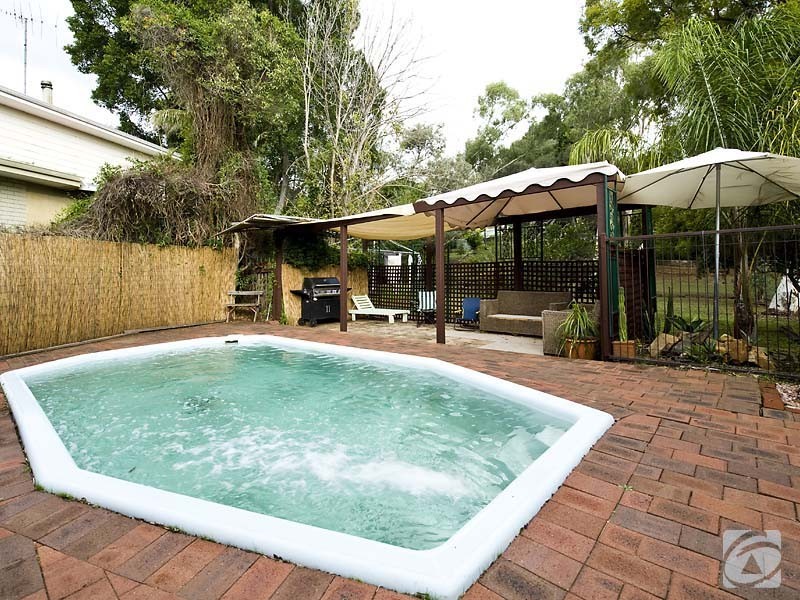 12 Shaw Place, Mount Nasura WA 6112