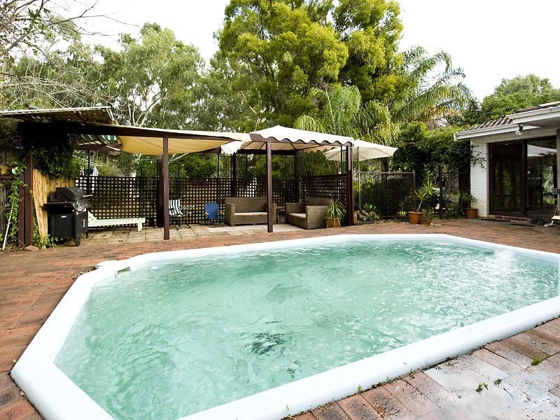 12 Shaw Place, Mount Nasura WA 6112