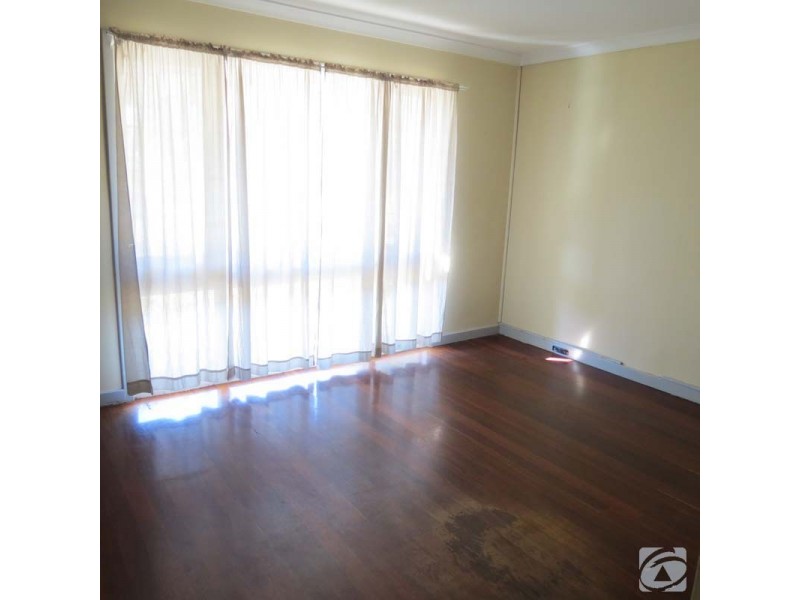 24 Hollybush Way, Kelmscott WA 6111