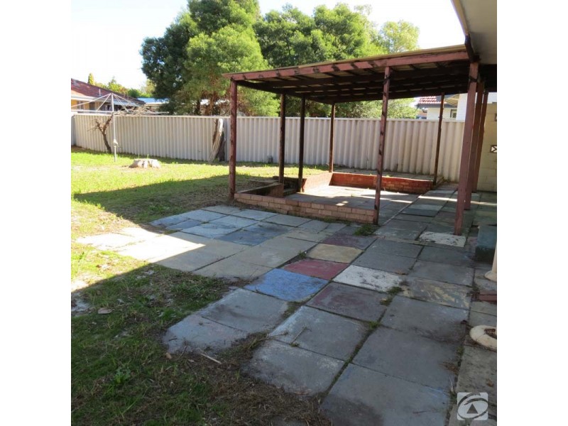 24 Hollybush Way, Kelmscott WA 6111