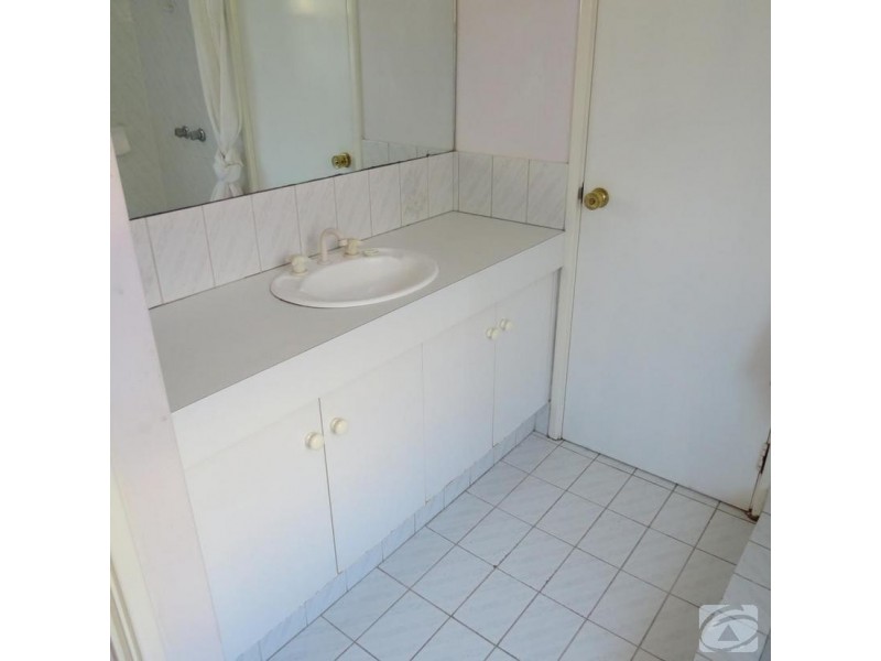 4/A Moondyne Ct, Seville Grove WA 6112