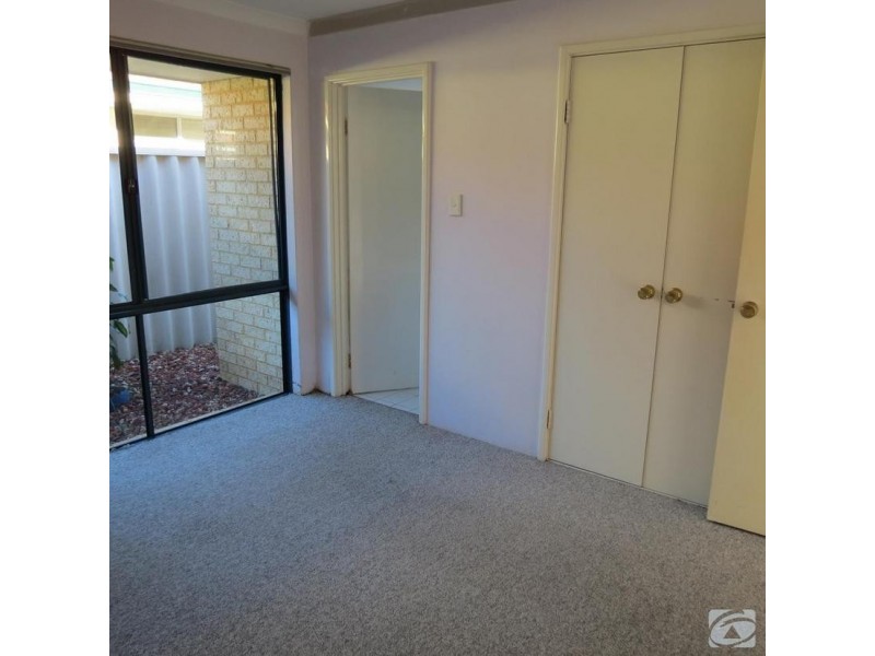 4/A Moondyne Ct, Seville Grove WA 6112
