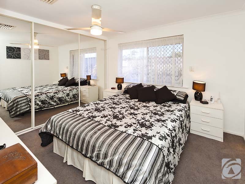 31 Ravenscroft Way, Kelmscott WA 6111