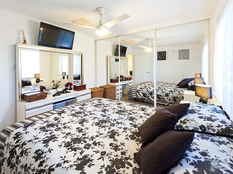 31 Ravenscroft Way, Kelmscott WA 6111