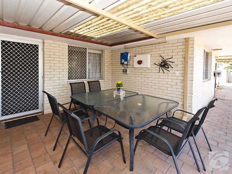 31 Ravenscroft Way, Kelmscott WA 6111