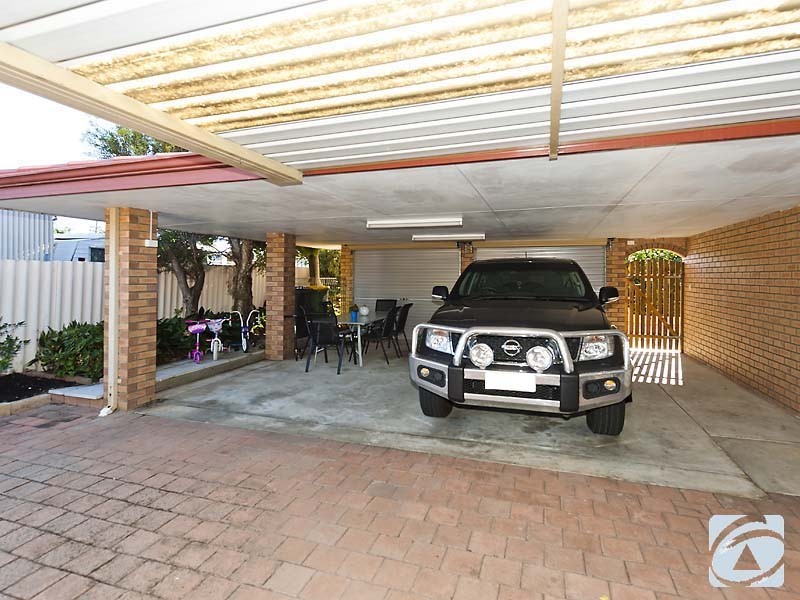 31 Ravenscroft Way, Kelmscott WA 6111