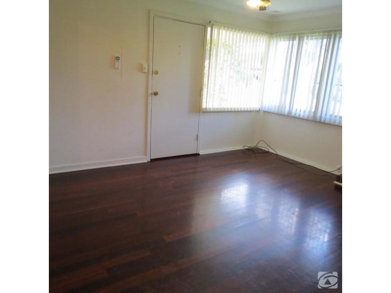 17a Arnott Ct, Kelmscott WA 6111