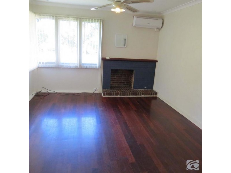17a Arnott Ct, Kelmscott WA 6111