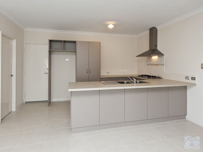 1/156 Streich Avenue, Kelmscott WA 6111