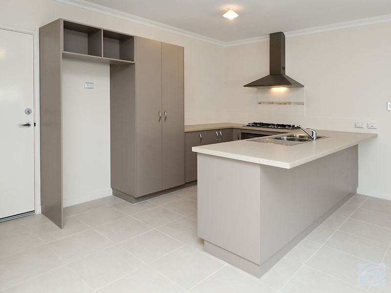 1/156 Streich Avenue, Kelmscott WA 6111