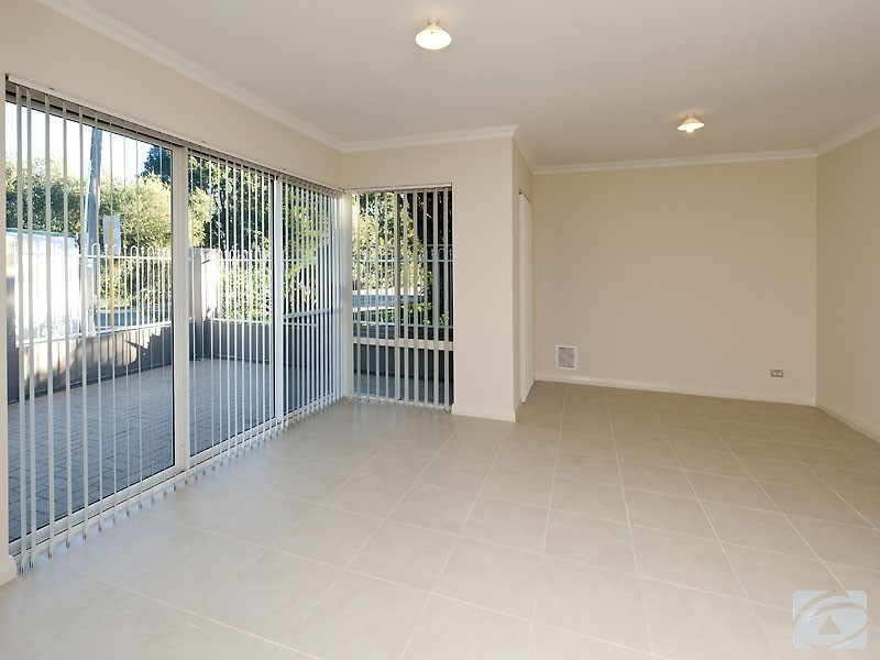 1/156 Streich Avenue, Kelmscott WA 6111