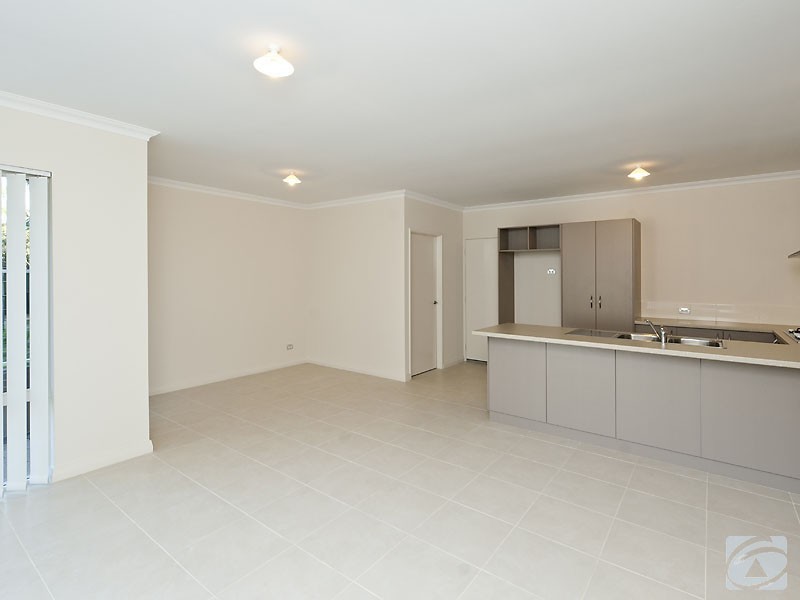 1/156 Streich Avenue, Kelmscott WA 6111