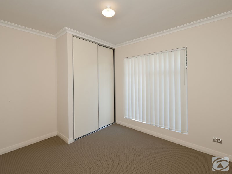 1/156 Streich Avenue, Kelmscott WA 6111