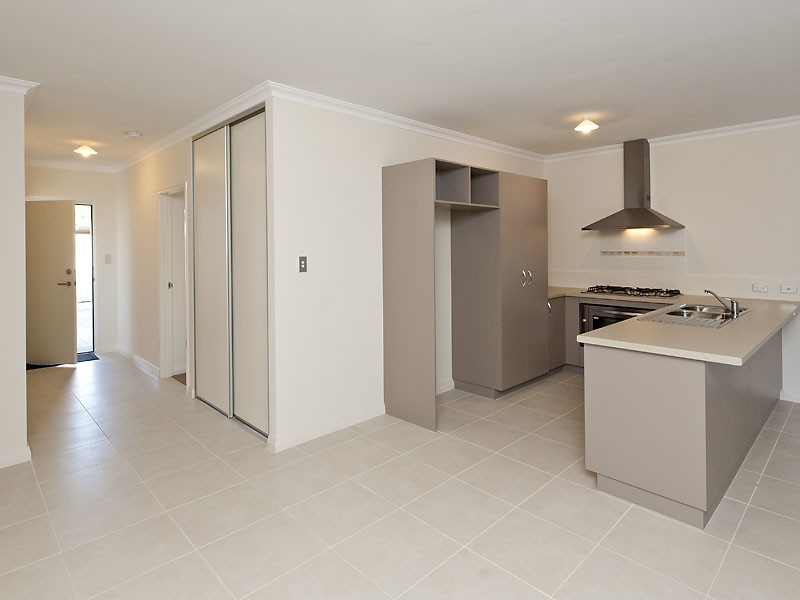 3/156 Streich Avenue, Kelmscott WA 6111