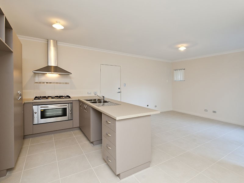 3/156 Streich Avenue, Kelmscott WA 6111