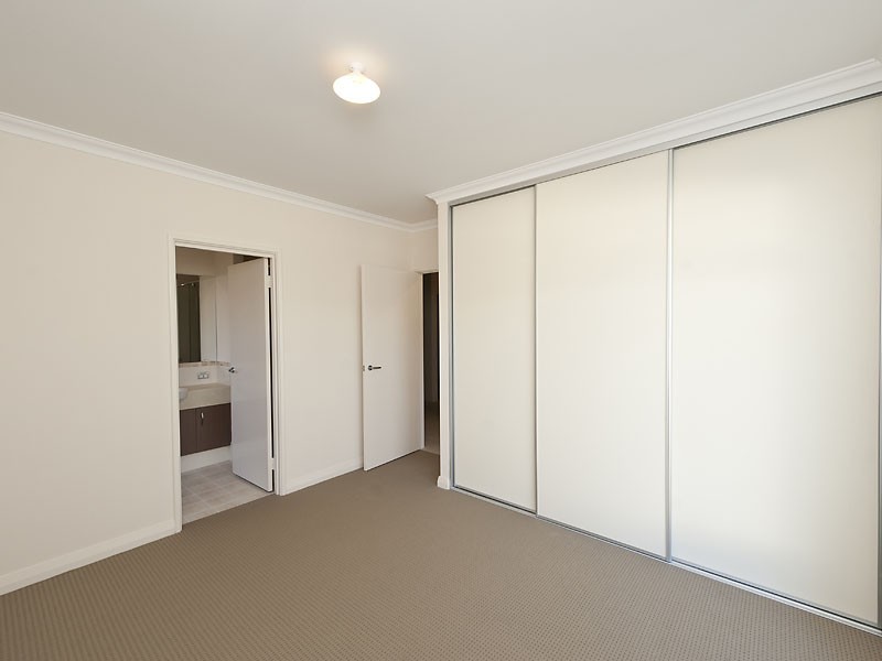 3/156 Streich Avenue, Kelmscott WA 6111