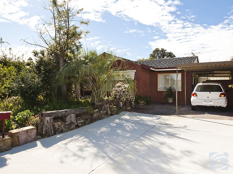 2 Natasha Way, Camillo WA 6111