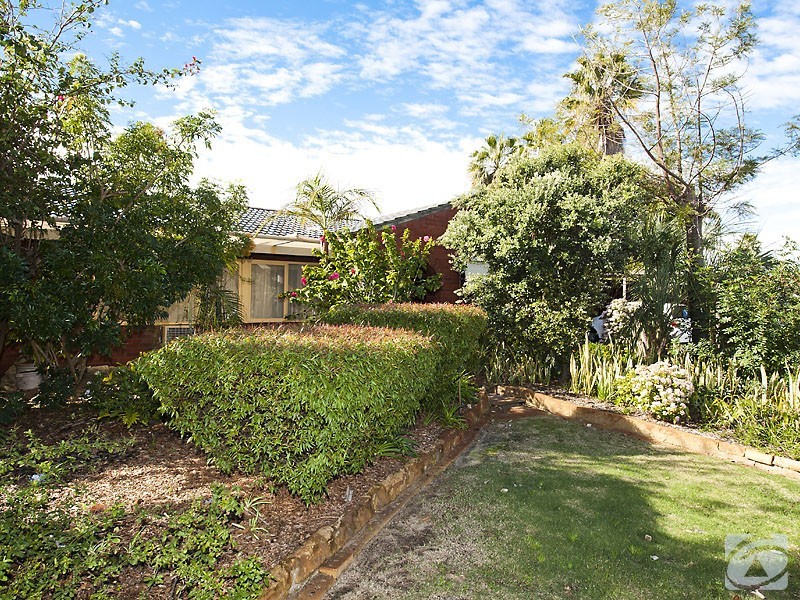 2 Natasha Way, Camillo WA 6111