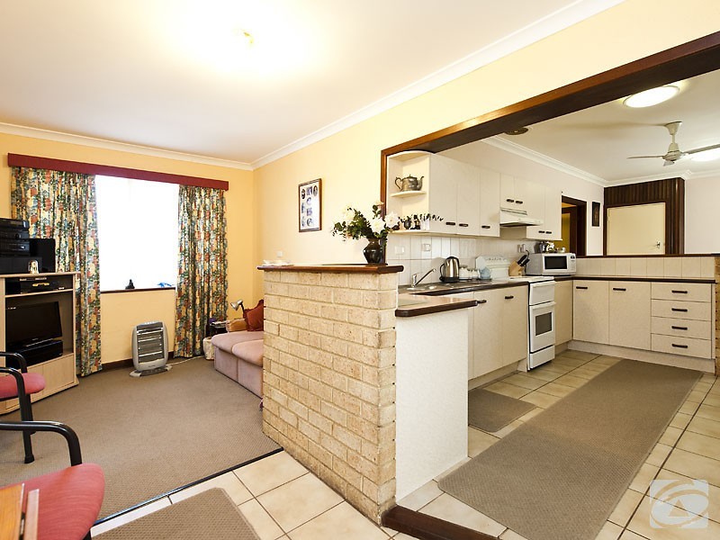 2 Natasha Way, Camillo WA 6111