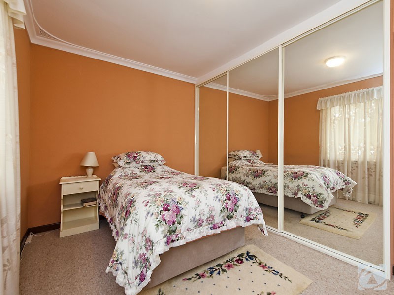 2 Natasha Way, Camillo WA 6111