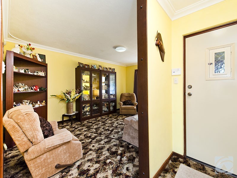 2 Natasha Way, Camillo WA 6111