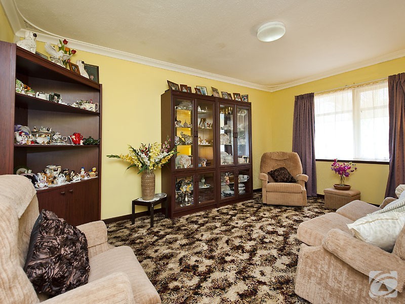 2 Natasha Way, Camillo WA 6111