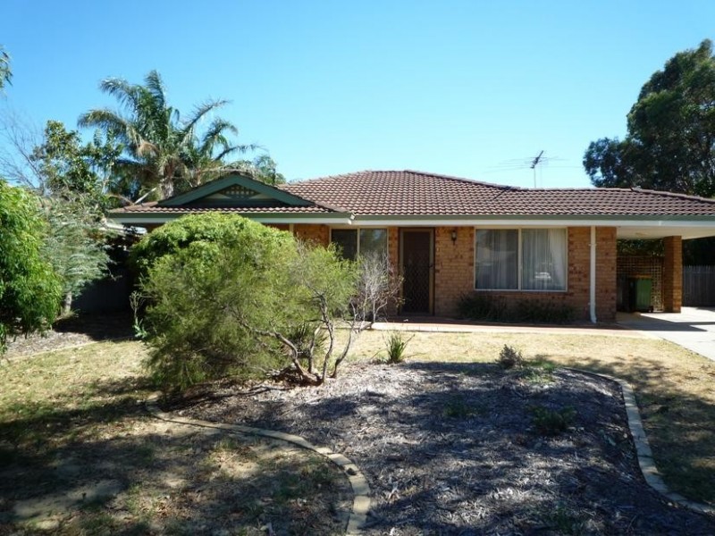4 Eaglehawk Grove, Brookdale WA 6112
