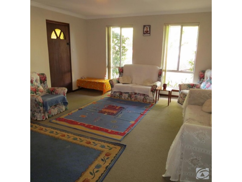 18 Selsdon Court, Camillo WA 6111
