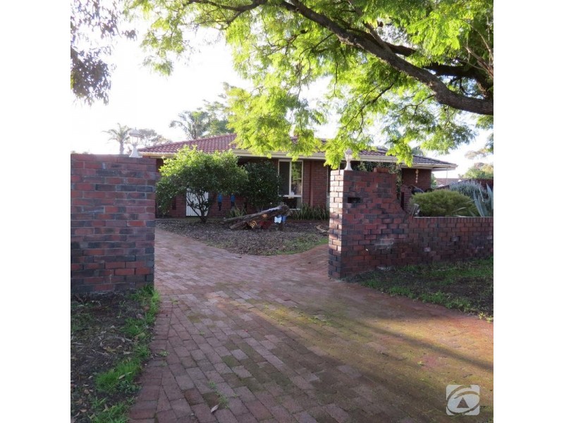 18 Selsdon Court, Camillo WA 6111
