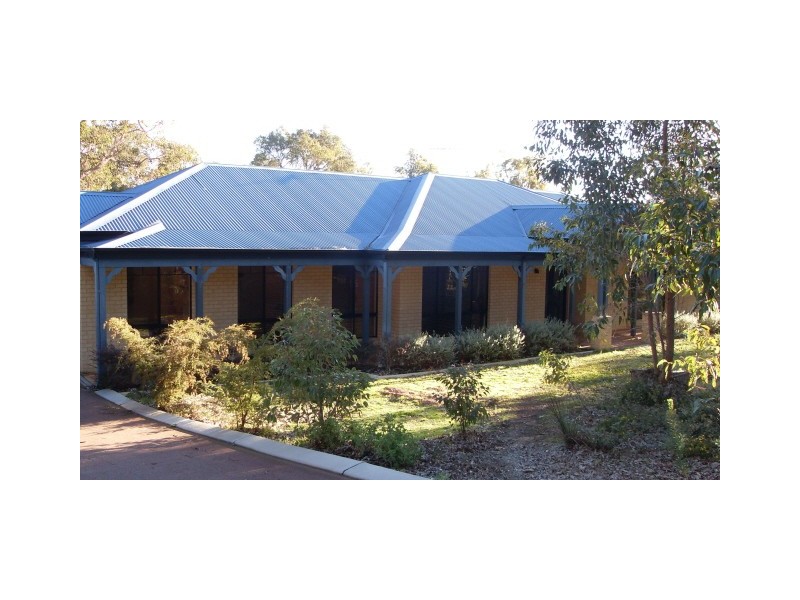 31 Dumas Drive, Bedfordale WA 6112