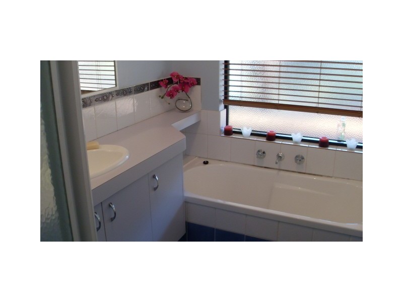 31 Dumas Drive, Bedfordale WA 6112