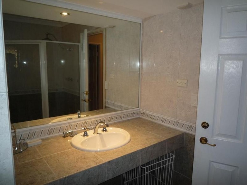 10 Malu Court, Camillo WA 6111