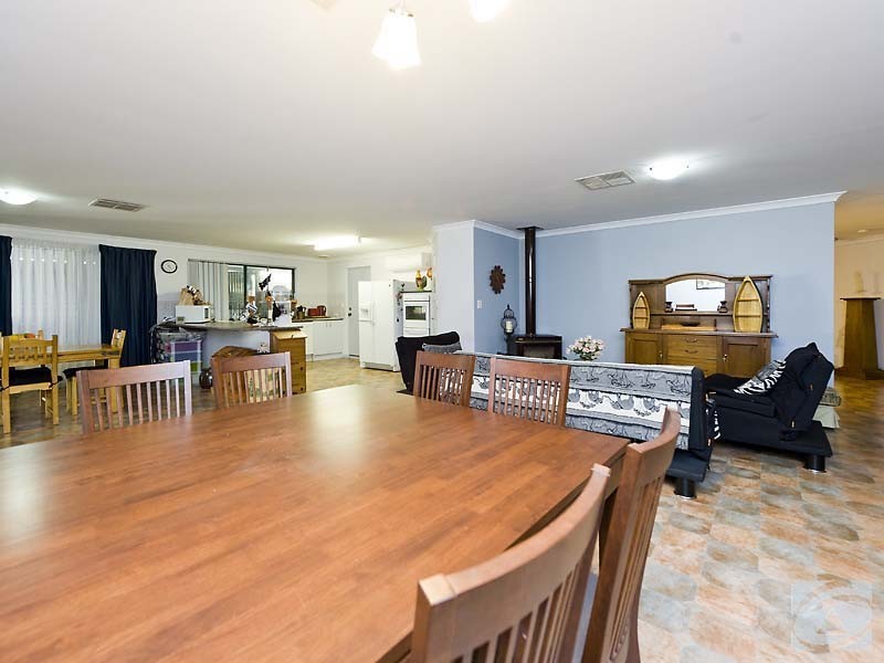 13 Pethick Cl, Byford WA 6122