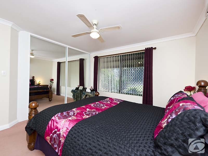 13 Pethick Cl, Byford WA 6122