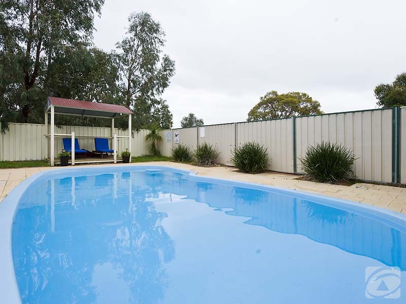 13 Pethick Cl, Byford WA 6122