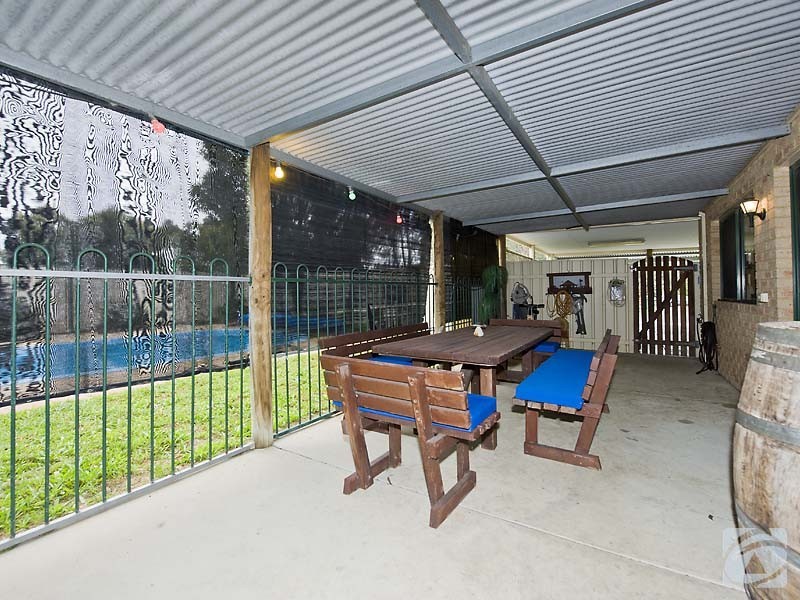 13 Pethick Cl, Byford WA 6122