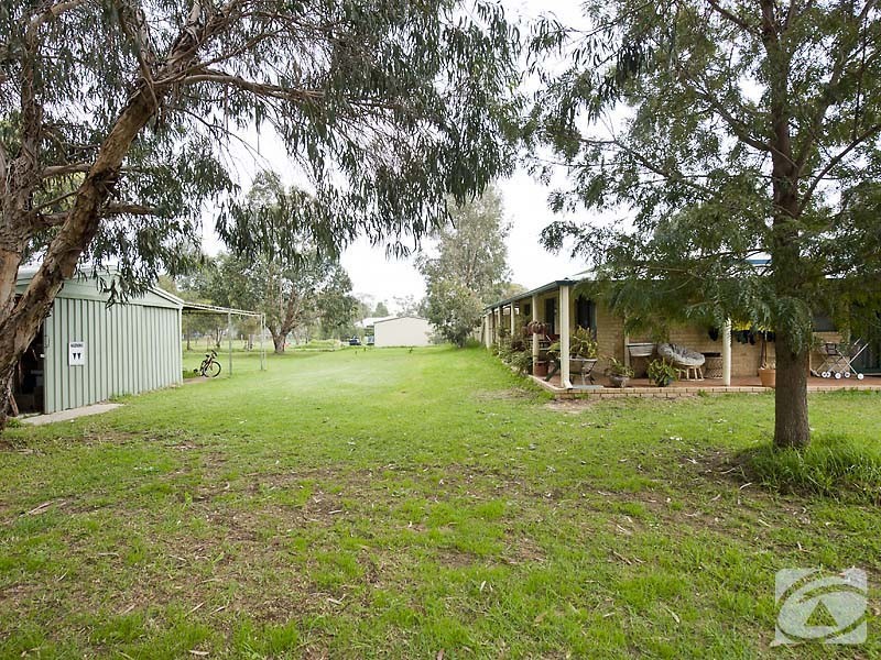 13 Pethick Cl, Byford WA 6122