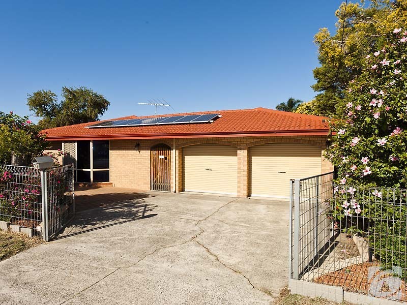 31 Ravenscroft Way, Kelmscott WA 6111