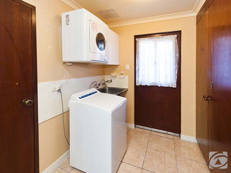 31 Ravenscroft Way, Kelmscott WA 6111