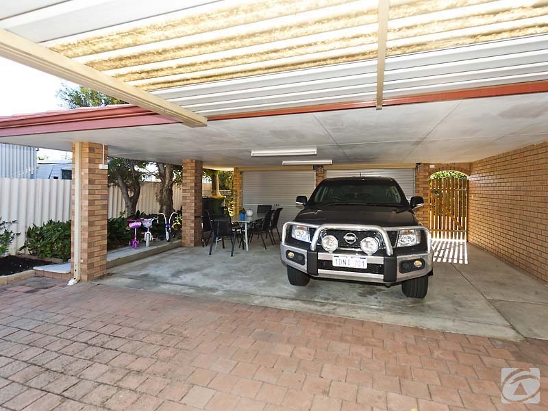 31 Ravenscroft Way, Kelmscott WA 6111