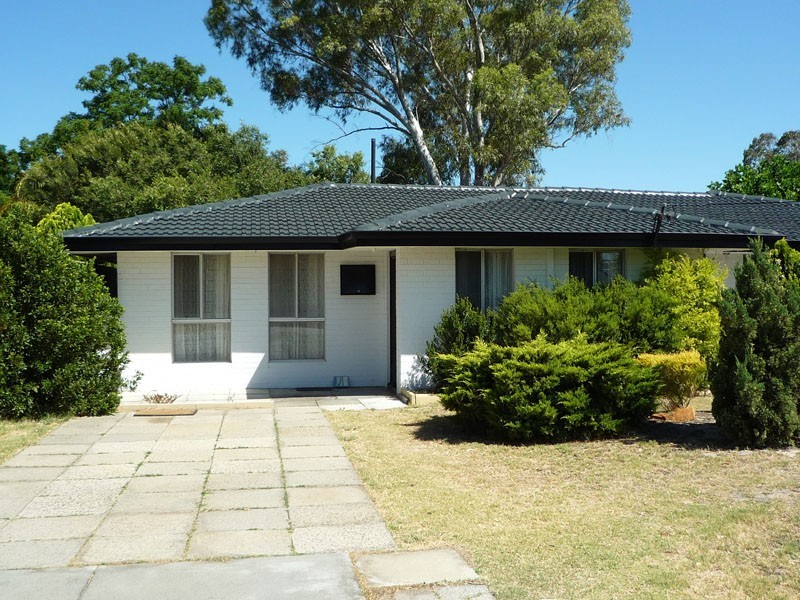 37b Ward Cres, Kelmscott WA 6111
