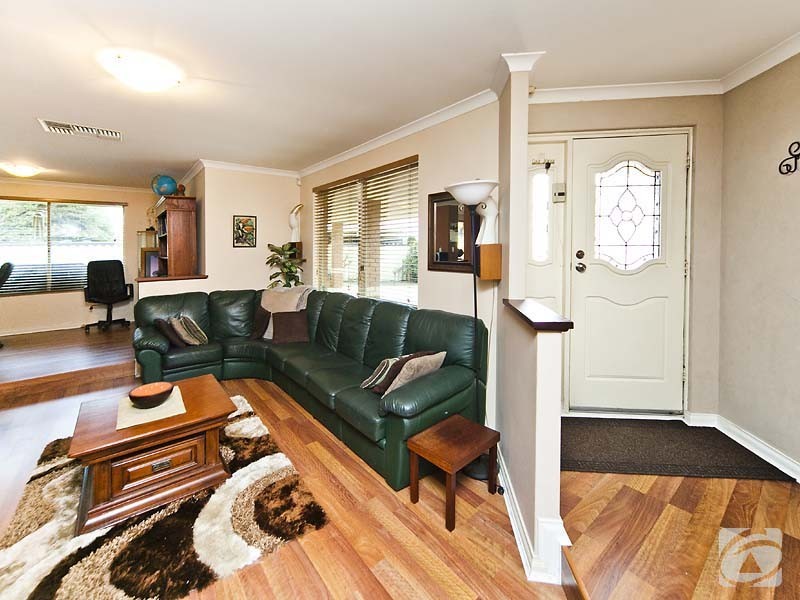 52 Strawberry Drive, Seville Grove WA 6112