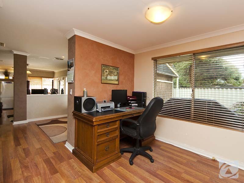 52 Strawberry Drive, Seville Grove WA 6112