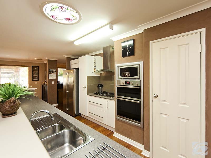 52 Strawberry Drive, Seville Grove WA 6112