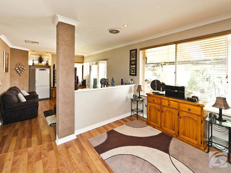 52 Strawberry Drive, Seville Grove WA 6112